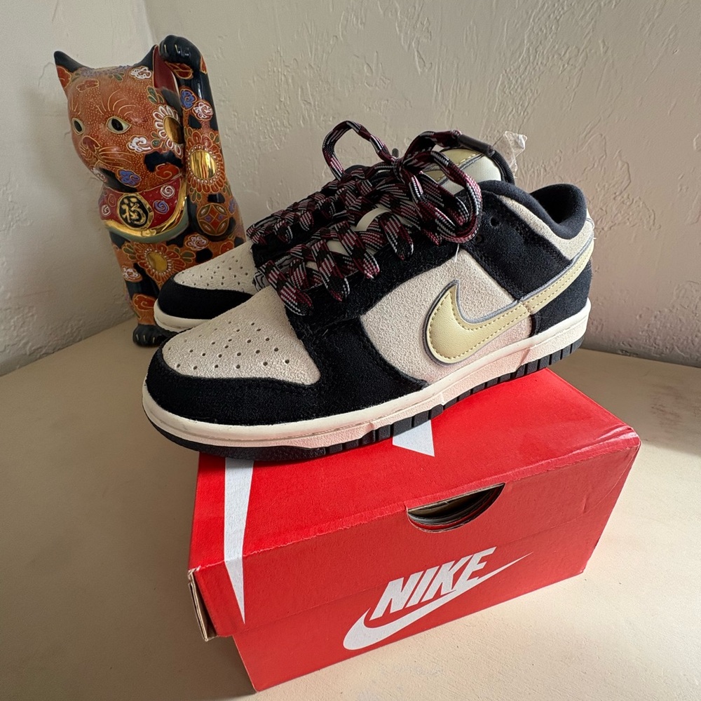 NIB Nike Dunk Low